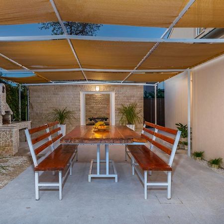 Villa Ostone Пула Екстериор снимка