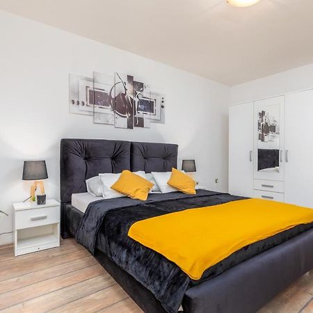 Villa Ostone Пула Екстериор снимка