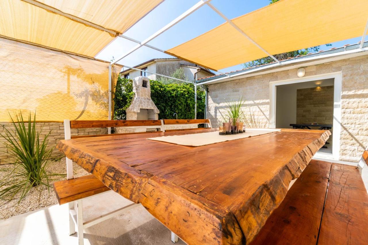 Villa Ostone Пула Екстериор снимка