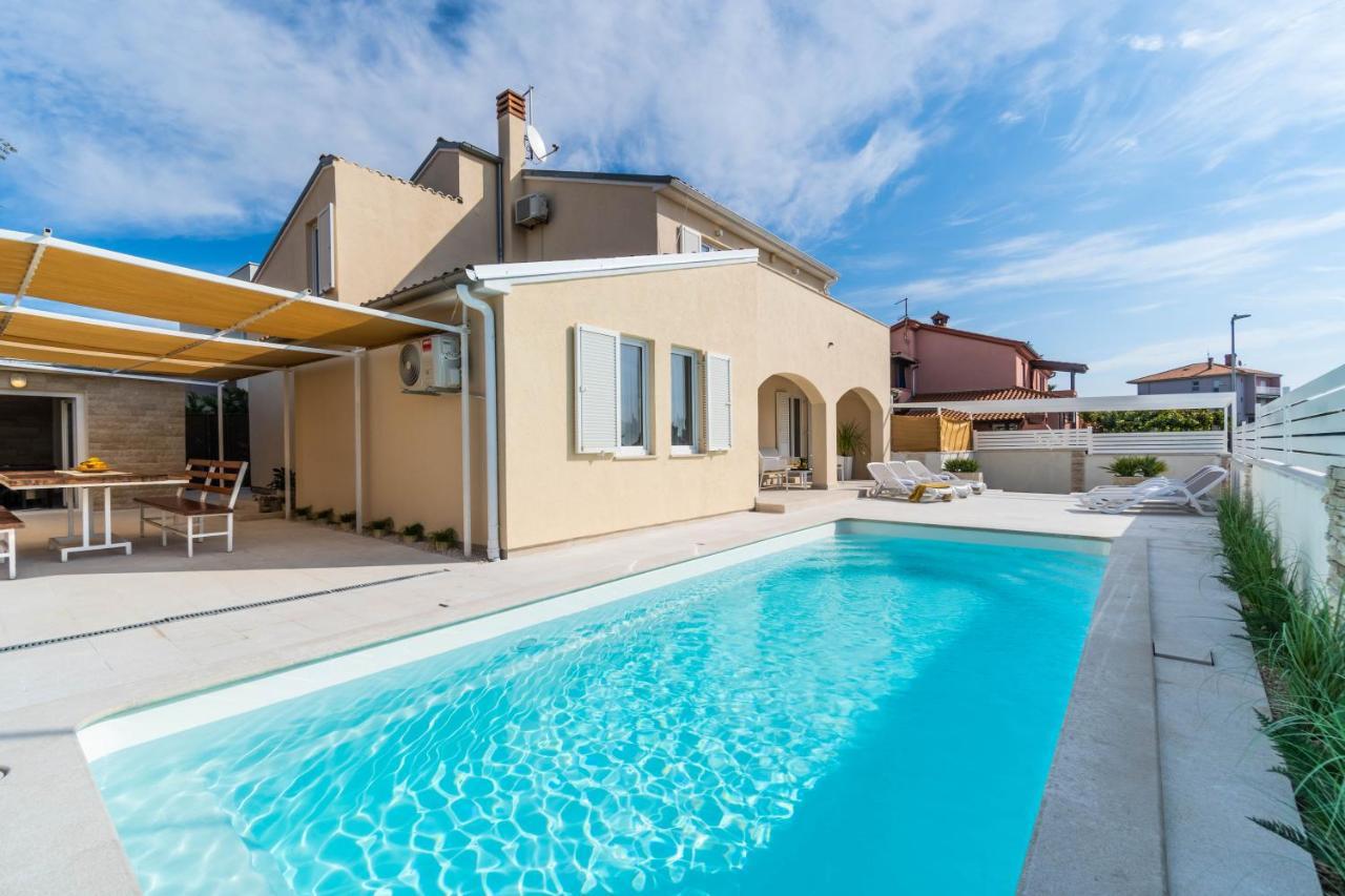 Villa Ostone Пула Екстериор снимка