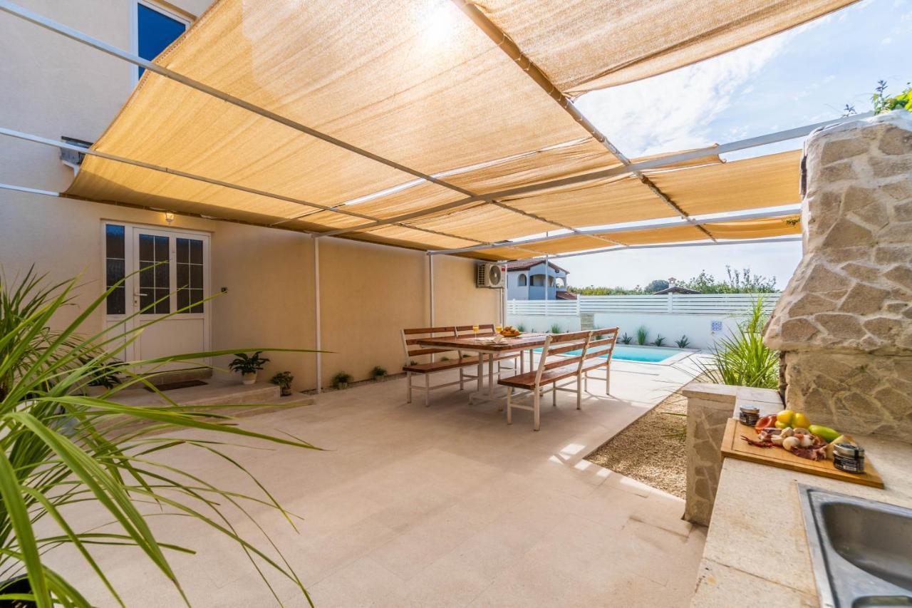Villa Ostone Пула Екстериор снимка